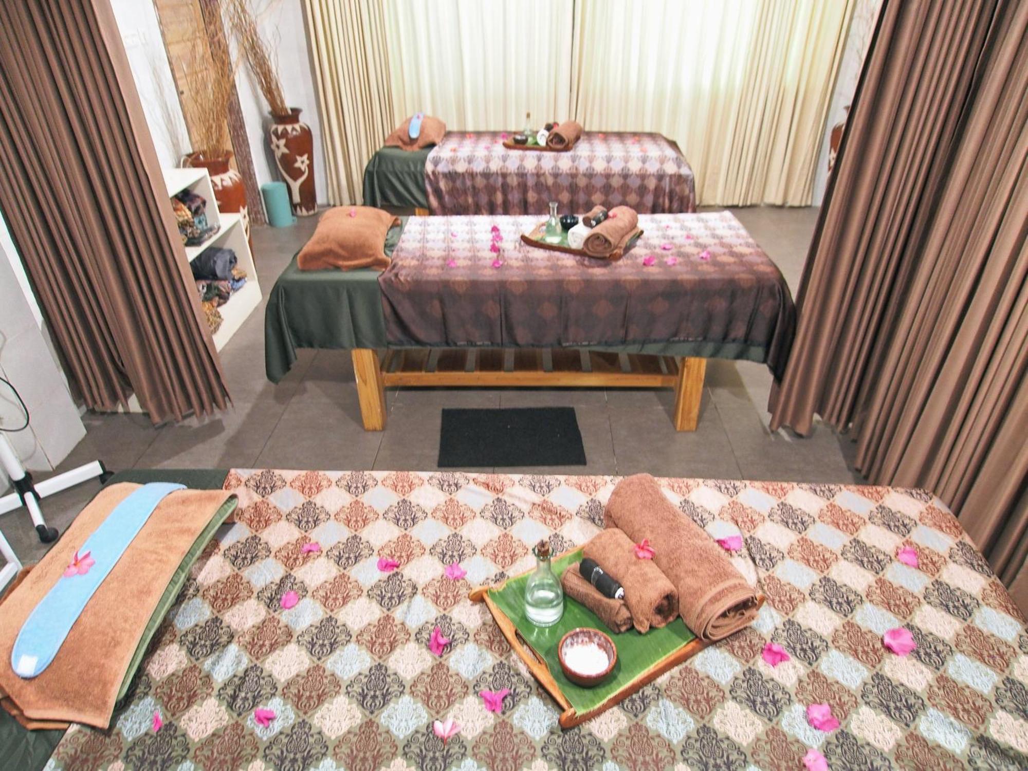 Coco Breeze Spa Hotel Gili Air Exterior photo