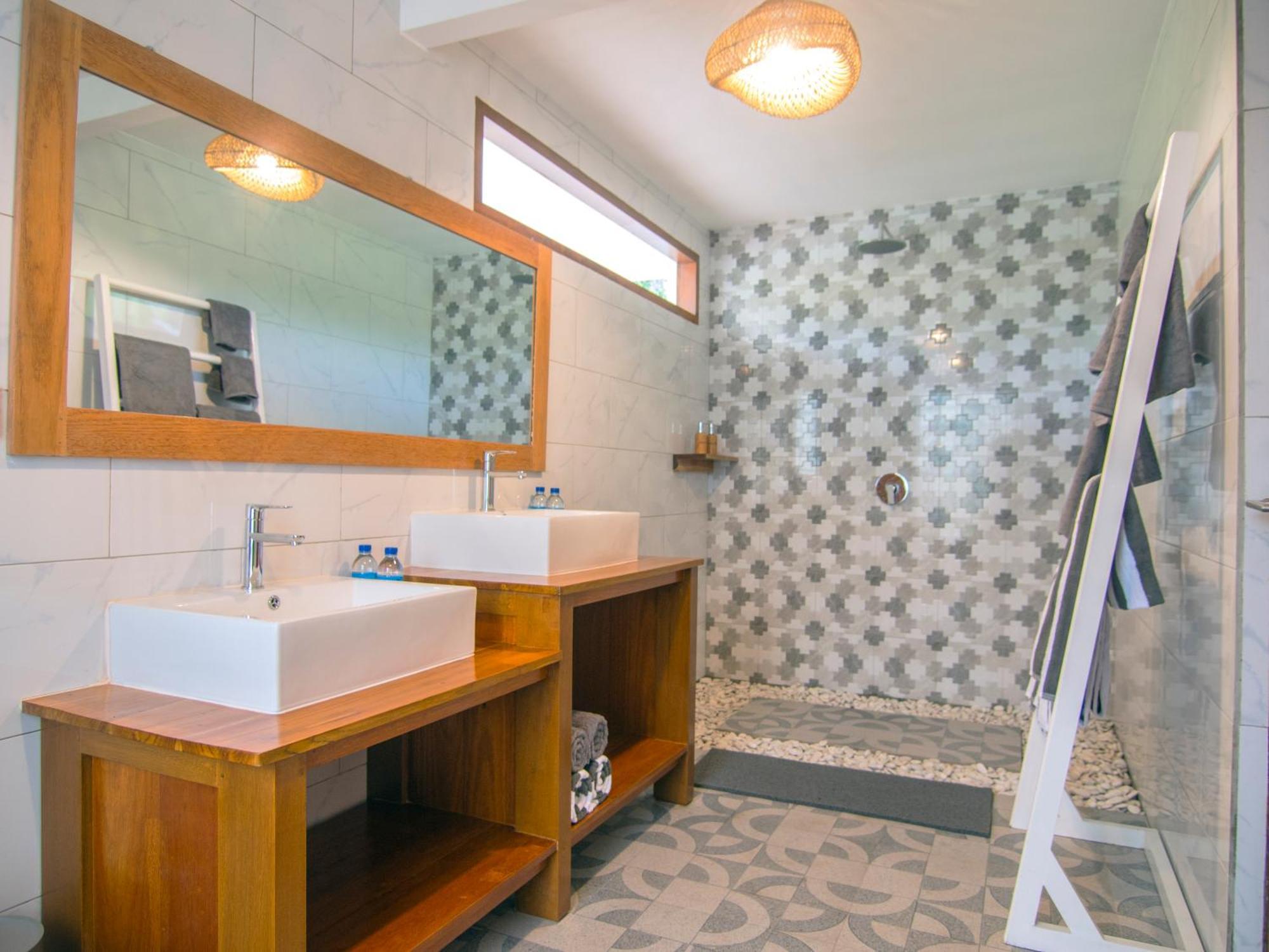 Coco Breeze Spa Hotel Gili Air Exterior photo