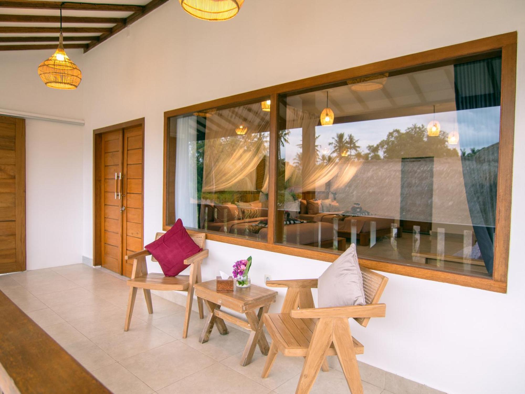 Coco Breeze Spa Hotel Gili Air Exterior photo